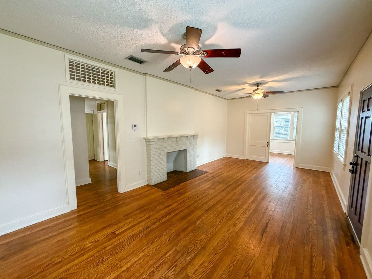 411 Sw 10th St - Photo 2 of 27