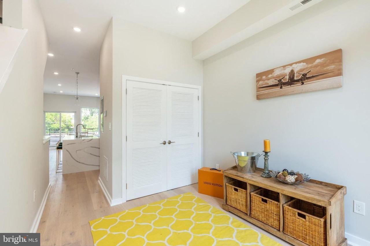 2104 Percy Street LLC - Photo 4 of 14