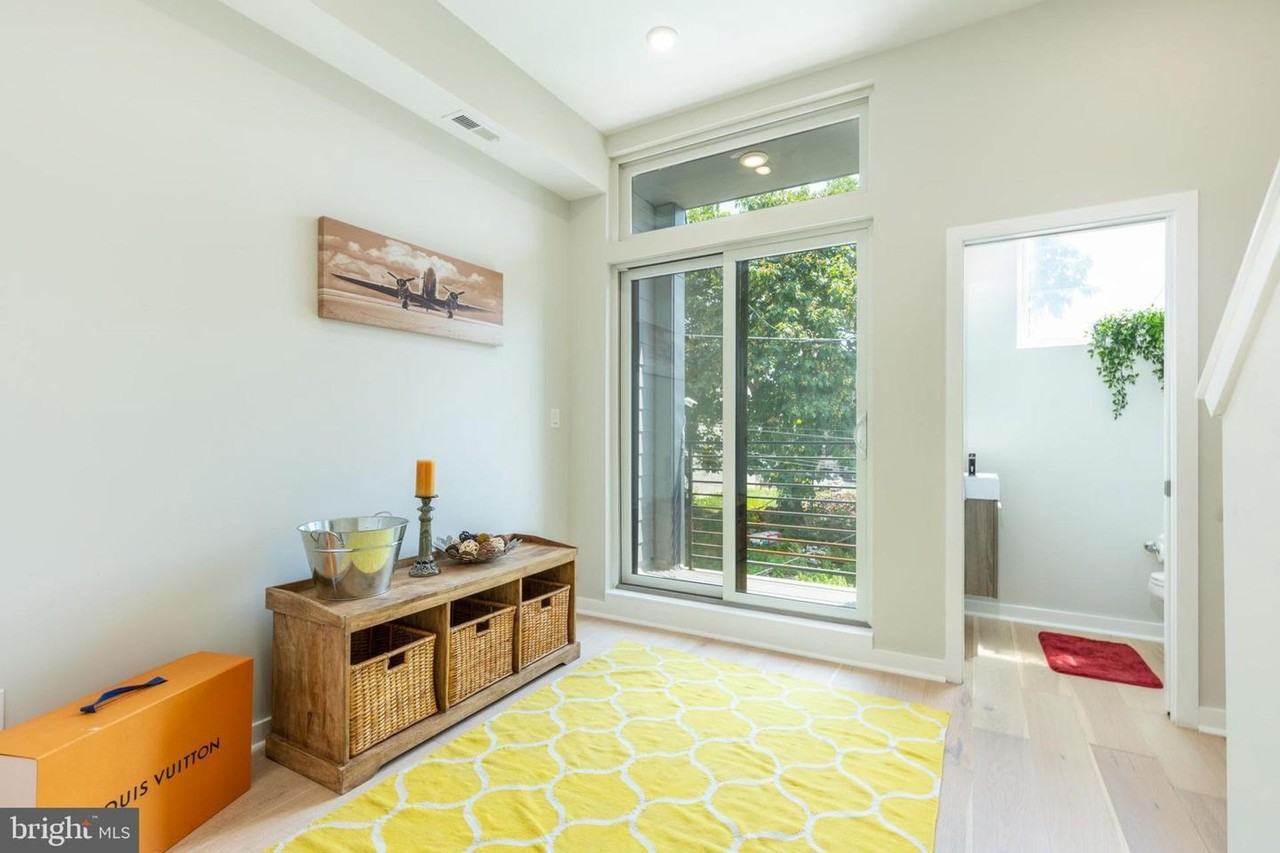 2104 Percy Street LLC - Photo 5 of 14