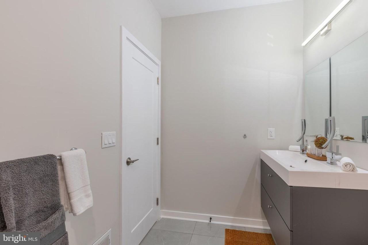 2104 Percy Street LLC - Photo 6 of 14