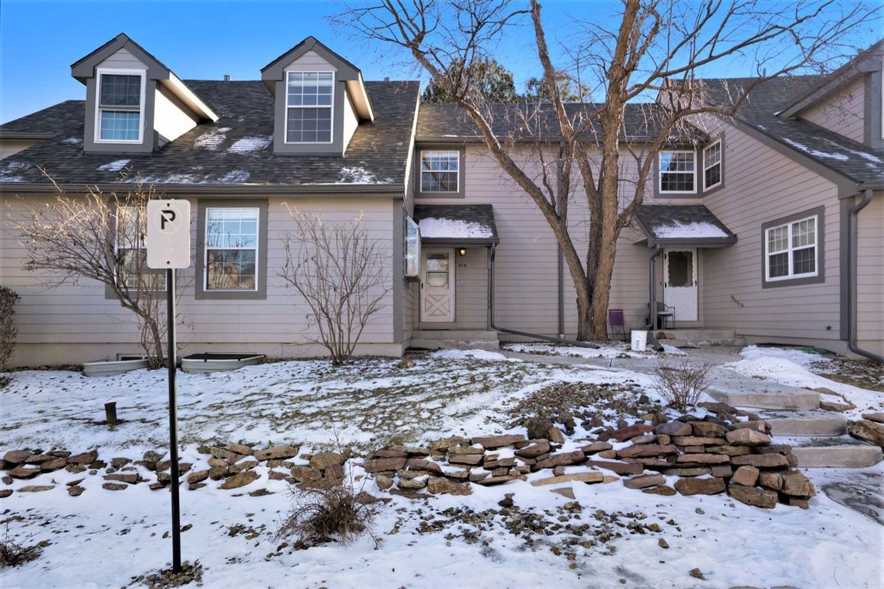 414 Cobblestone Dr - Photo 2 of 22
