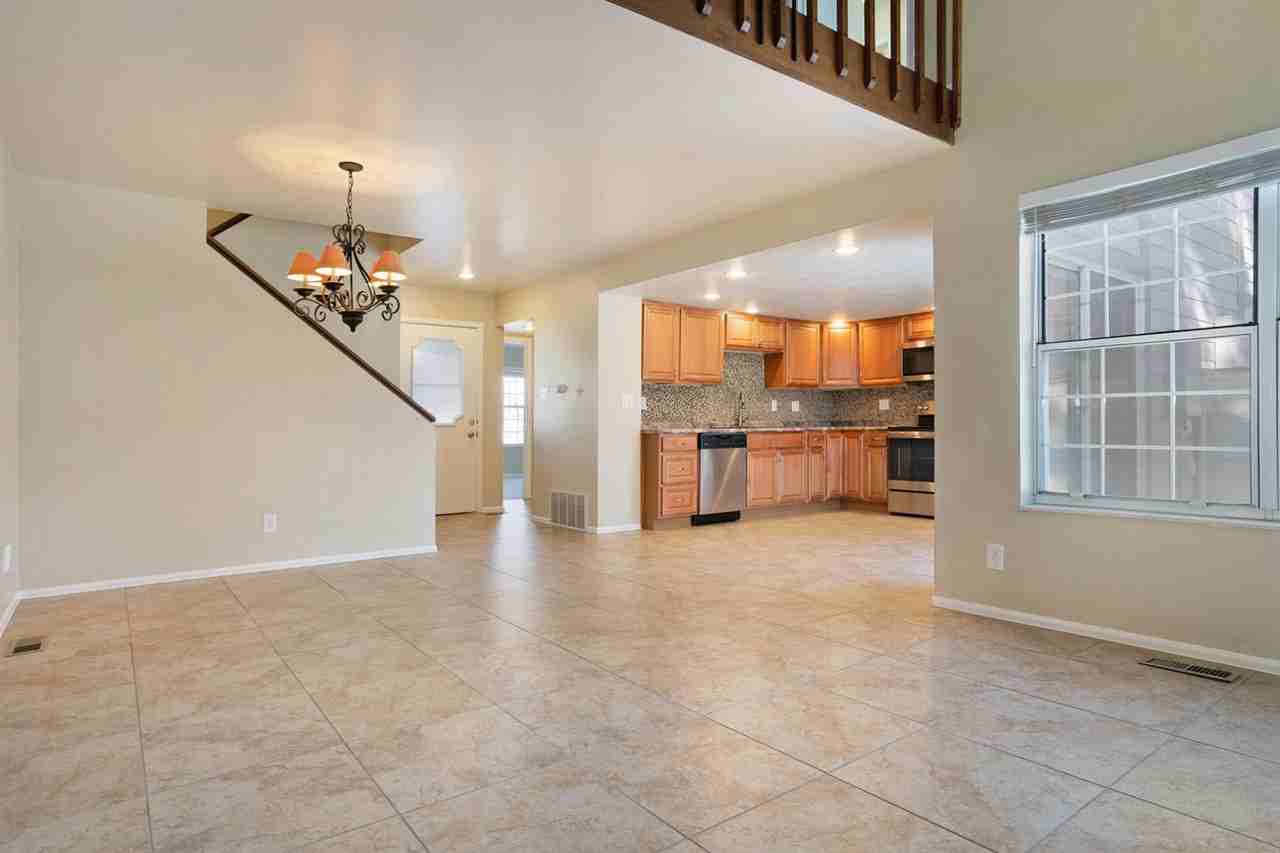 414 Cobblestone Dr - Photo 3 of 22