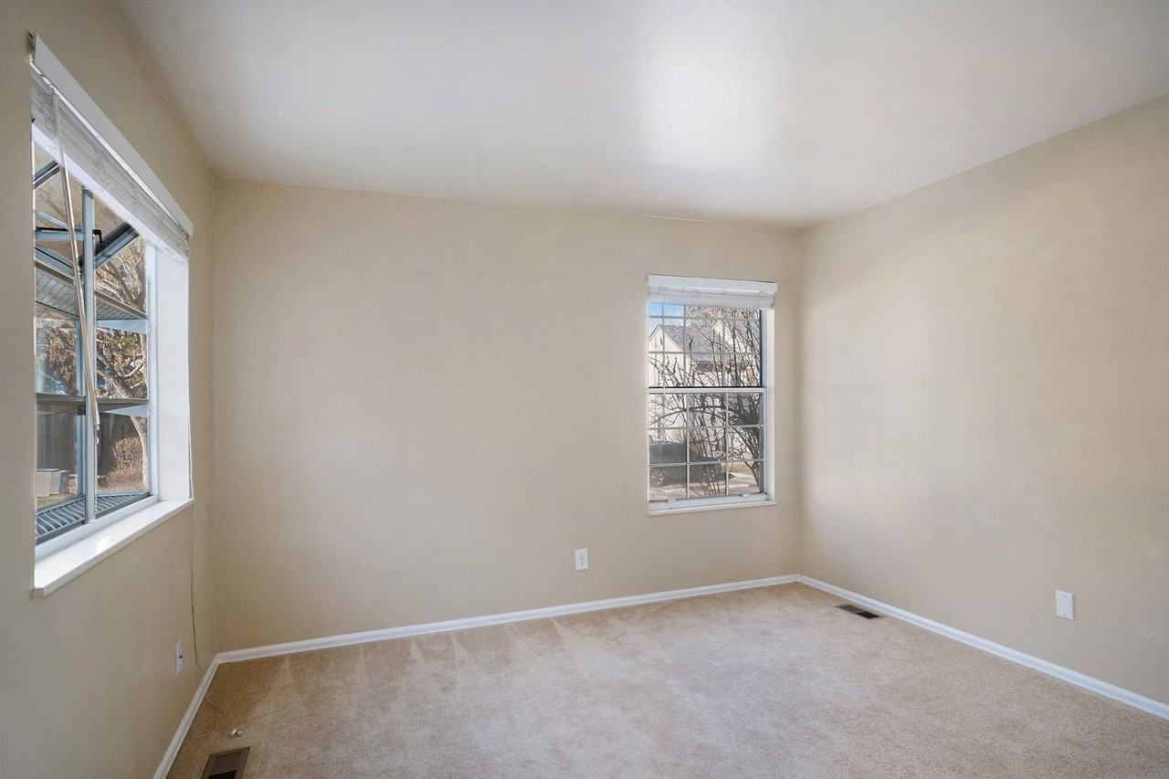 414 Cobblestone Dr - Photo 7 of 22
