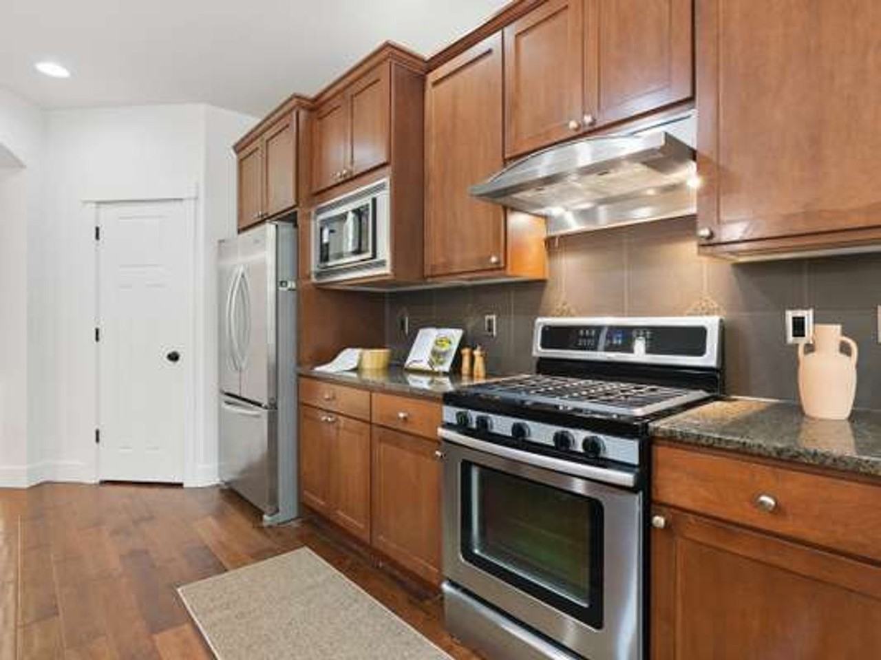 3610 232nd St Se - Photo 4 of 35