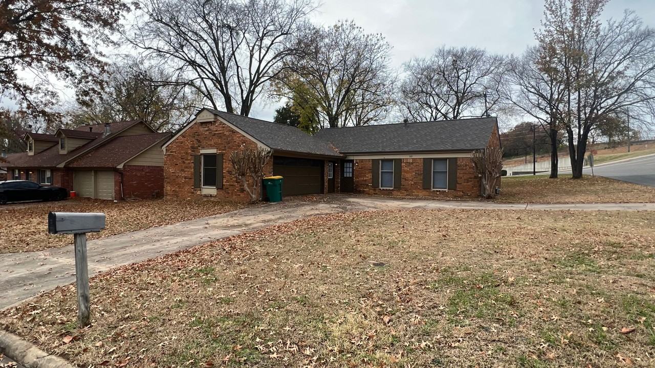 1515 N Jackson Ave - Photo 2 of 12