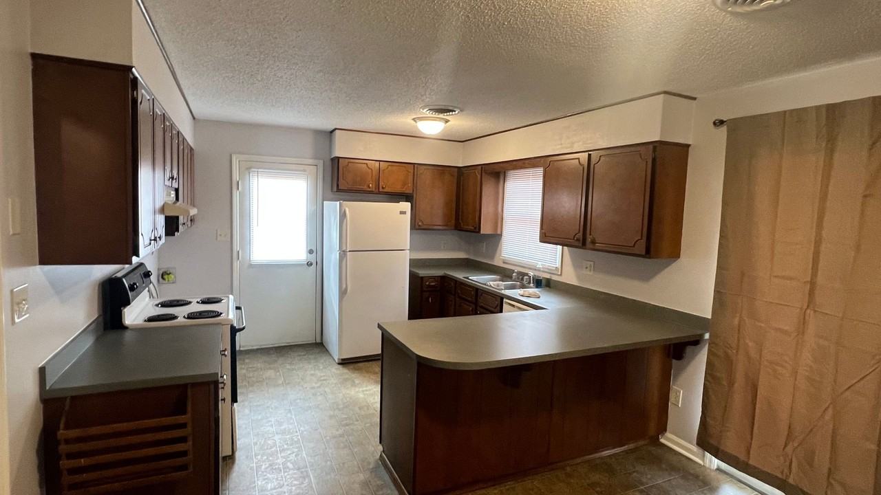 1515 N Jackson Ave - Photo 4 of 12