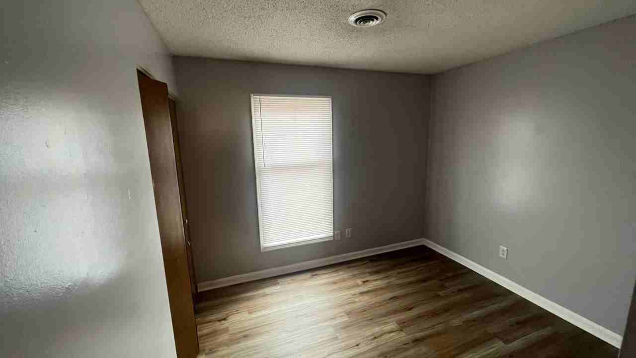 1515 N Jackson Ave - Photo 6 of 12