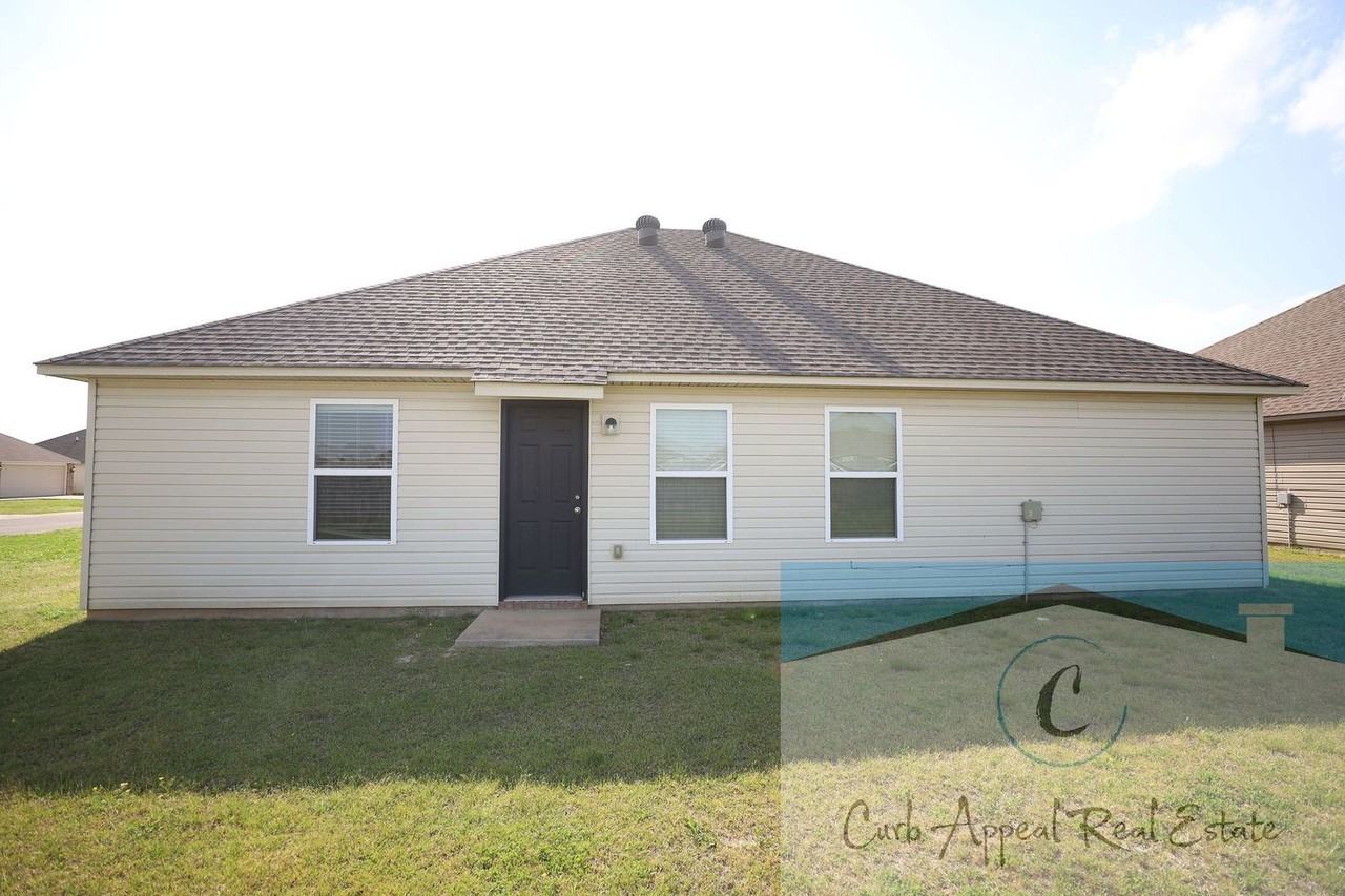 3832 Churchill Dr - Photo 2 of 16