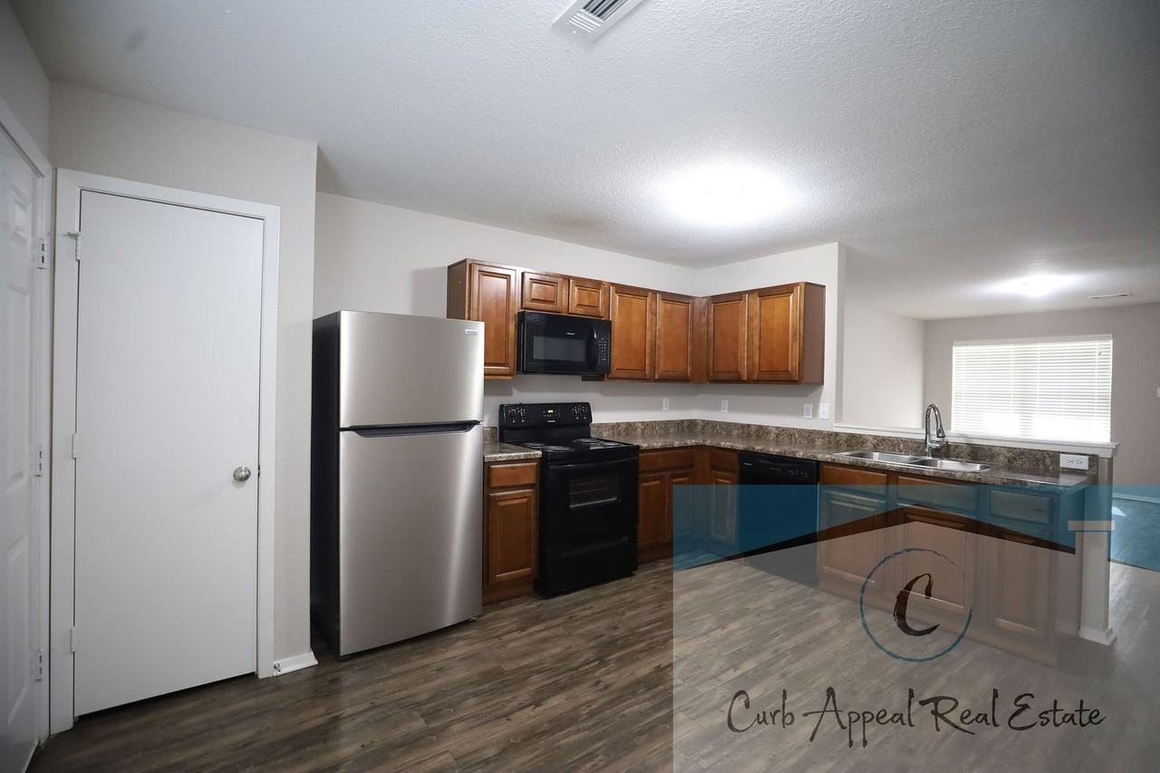 3832 Churchill Dr - Photo 6 of 16