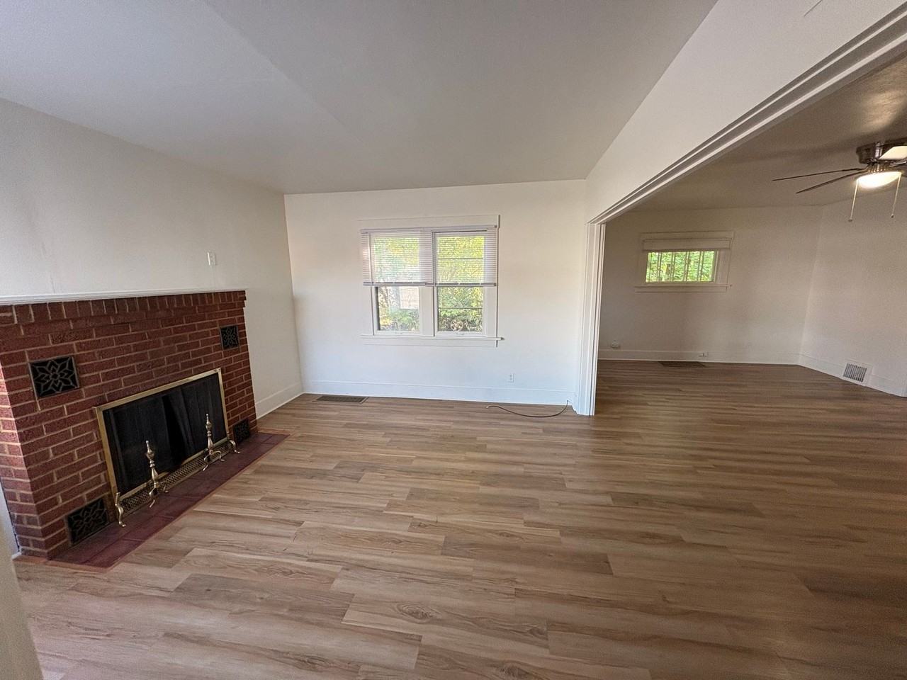 107 E Kent Ave - Photo 3 of 10