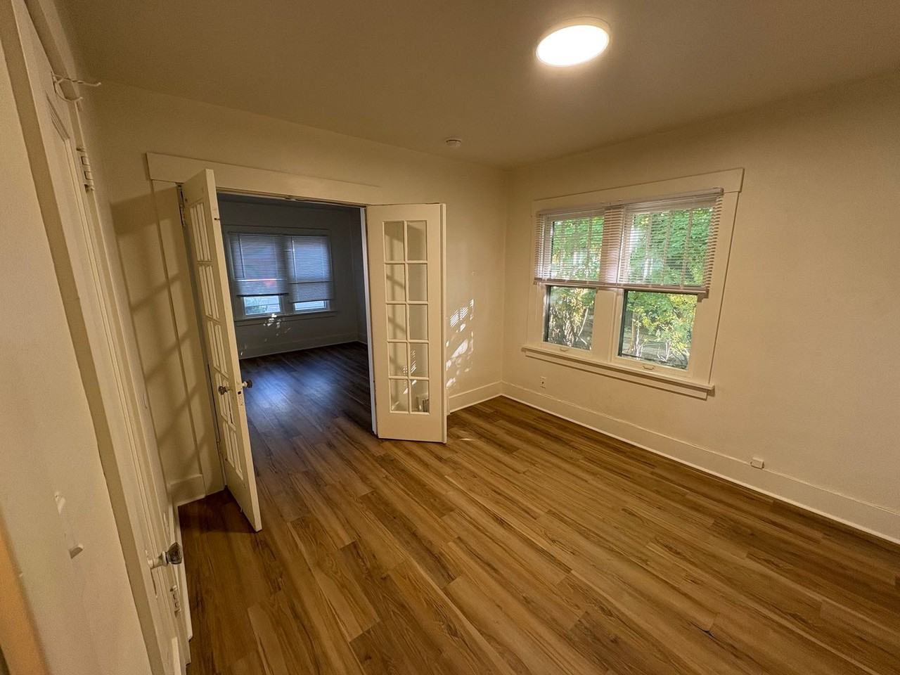 107 E Kent Ave - Photo 5 of 10
