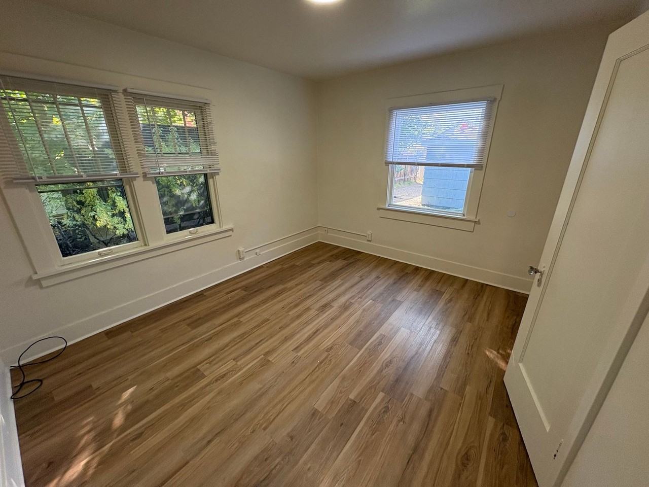 107 E Kent Ave - Photo 7 of 10