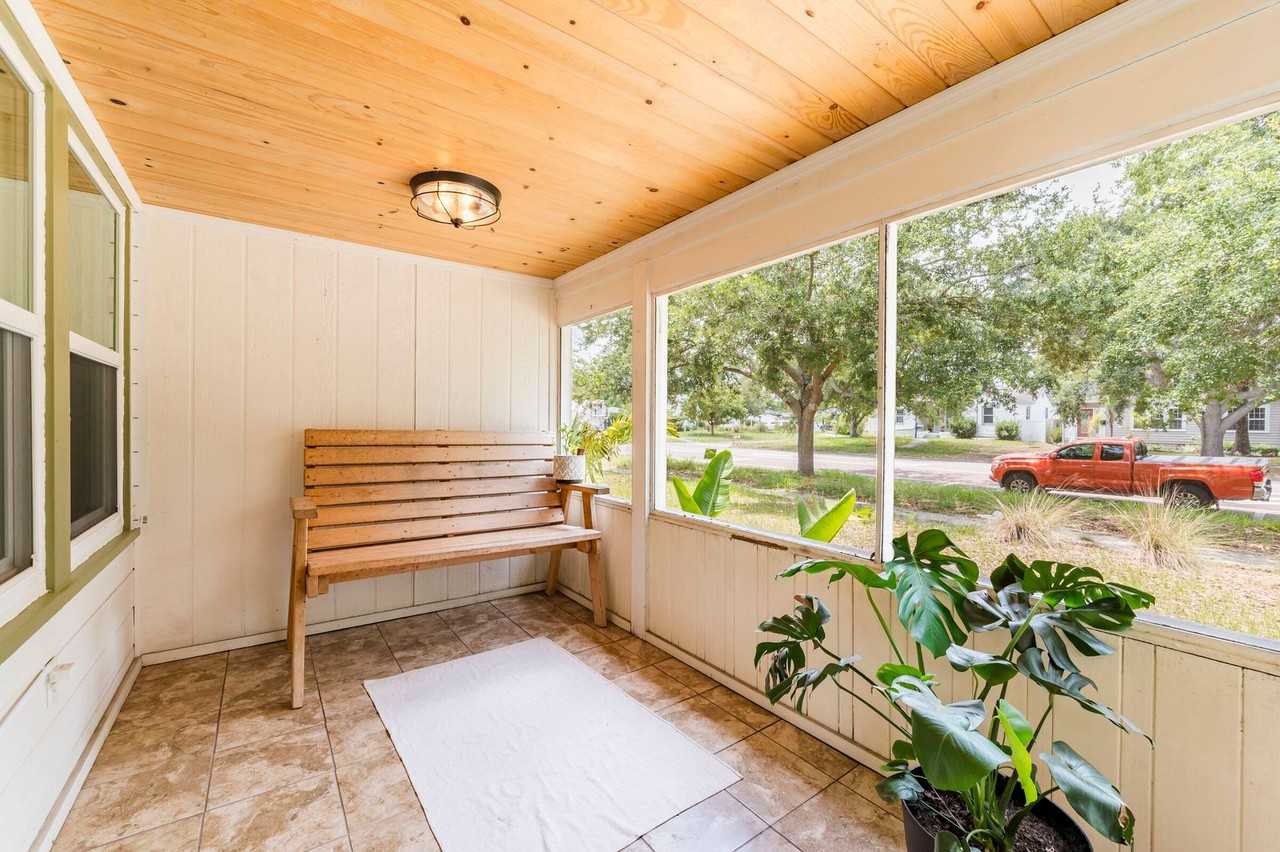 4552 1st Ave N - Photo 7 of 30