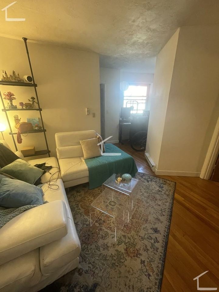 21 Armington St #21 - Photo 4 of 6