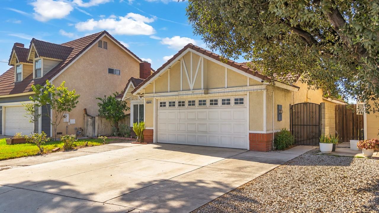 11322 Oakwood Dr - Photo 3 of 28
