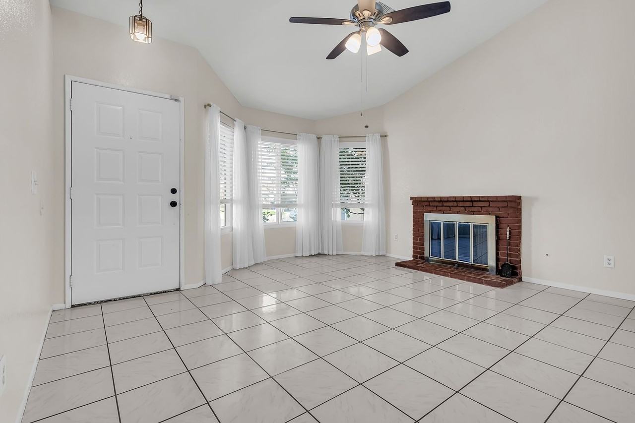 11322 Oakwood Dr - Photo 4 of 28