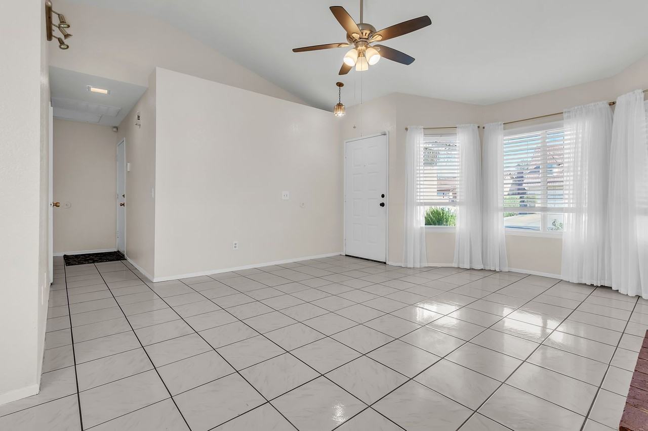 11322 Oakwood Dr - Photo 6 of 28