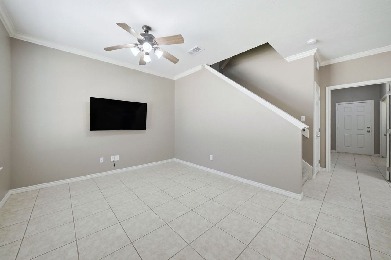 324 Forest Dr - Photo 4 of 26
