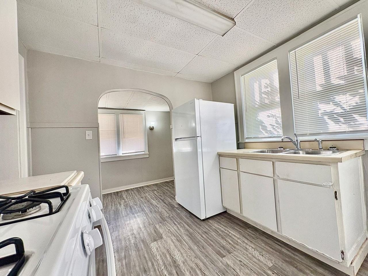 1137 Wilber St - Photo 5 of 11