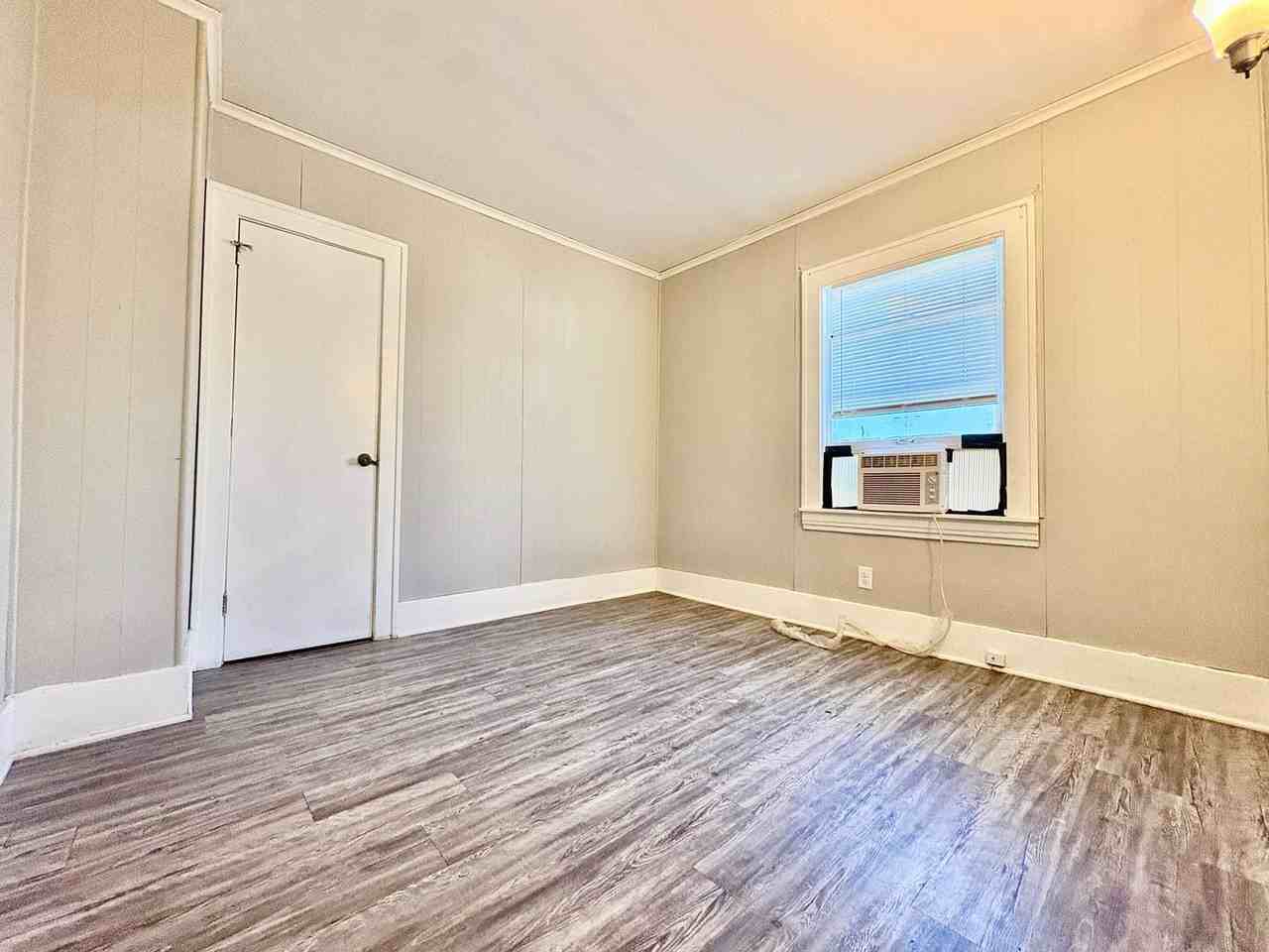 1137 Wilber St - Photo 7 of 11