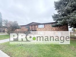 featured image of 1443 Elizabeth Cir