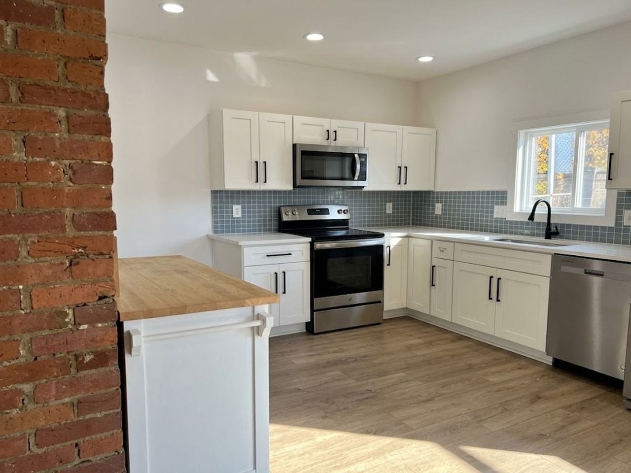 95 Mccandless Ave - Photo 2 of 18
