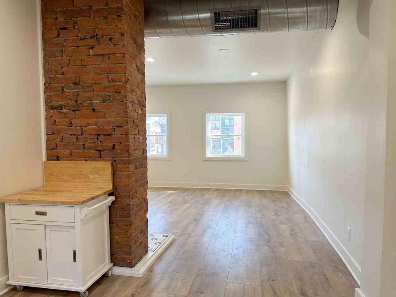 95 Mccandless Ave - Photo 5 of 18