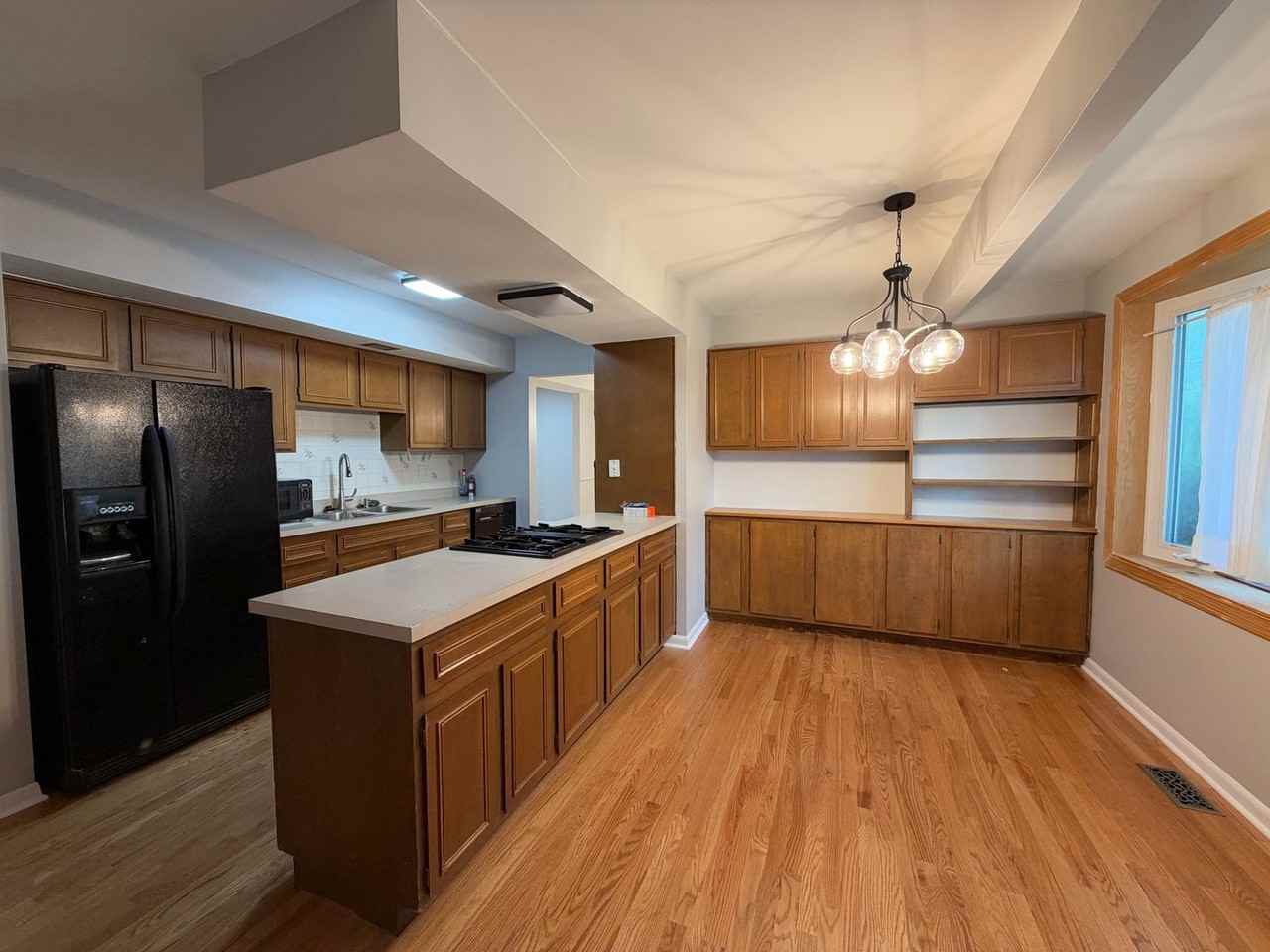614 69th St - Photo 5 of 42