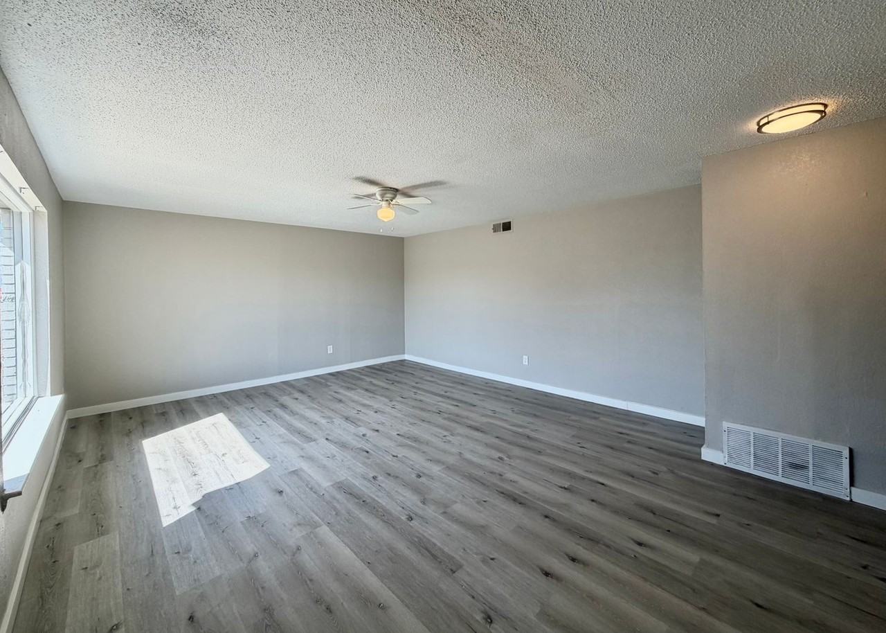 745 Sw Sedalia Ave - Photo 5 of 28