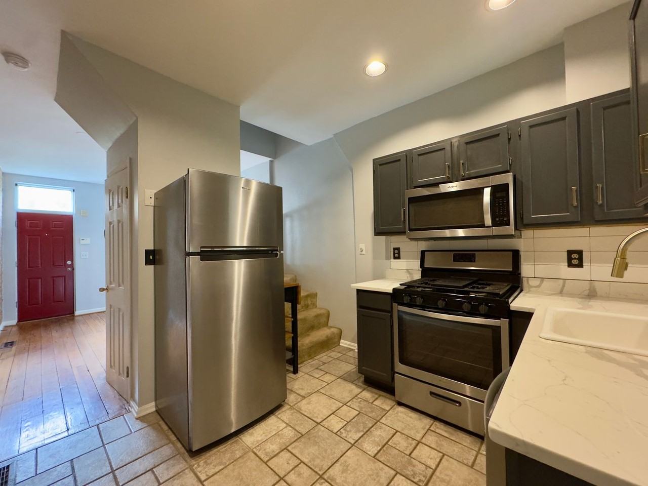 627 Harvey St - Photo 6 of 23