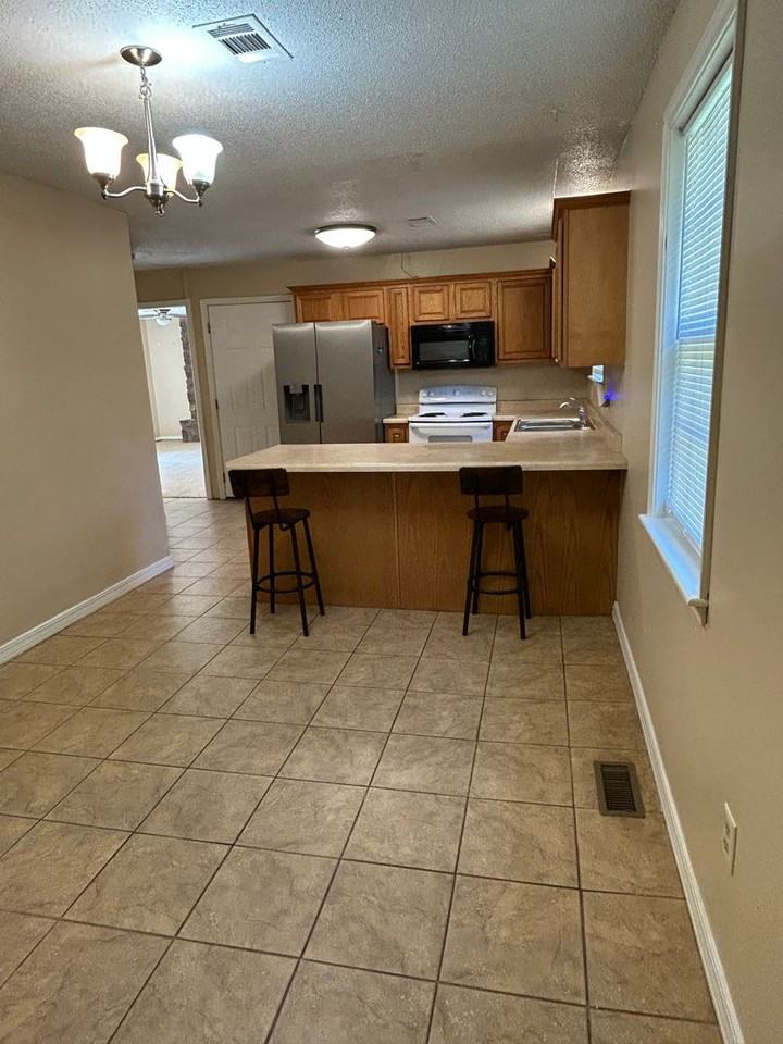 77 Cannan Ln - Photo 4 of 23