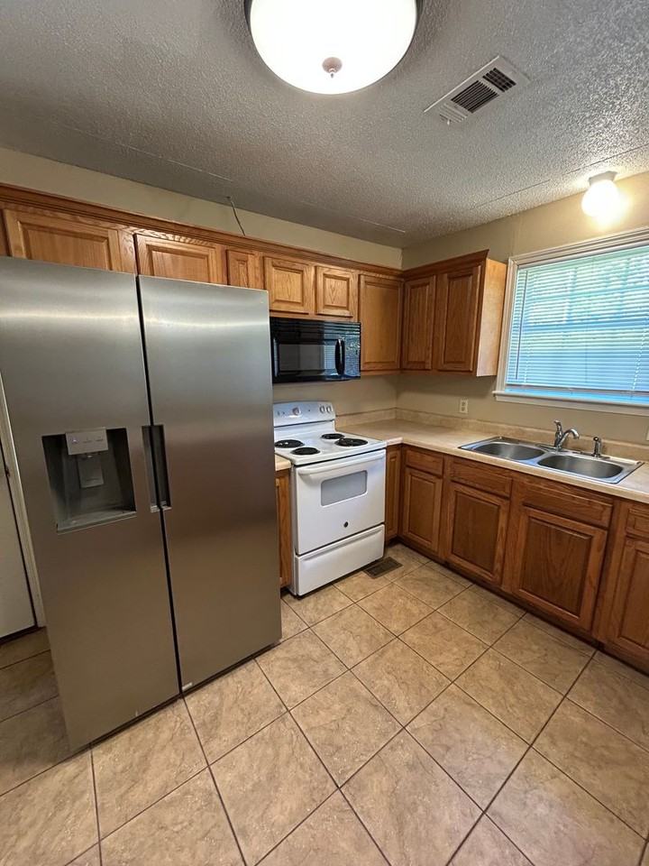 77 Cannan Ln - Photo 6 of 23