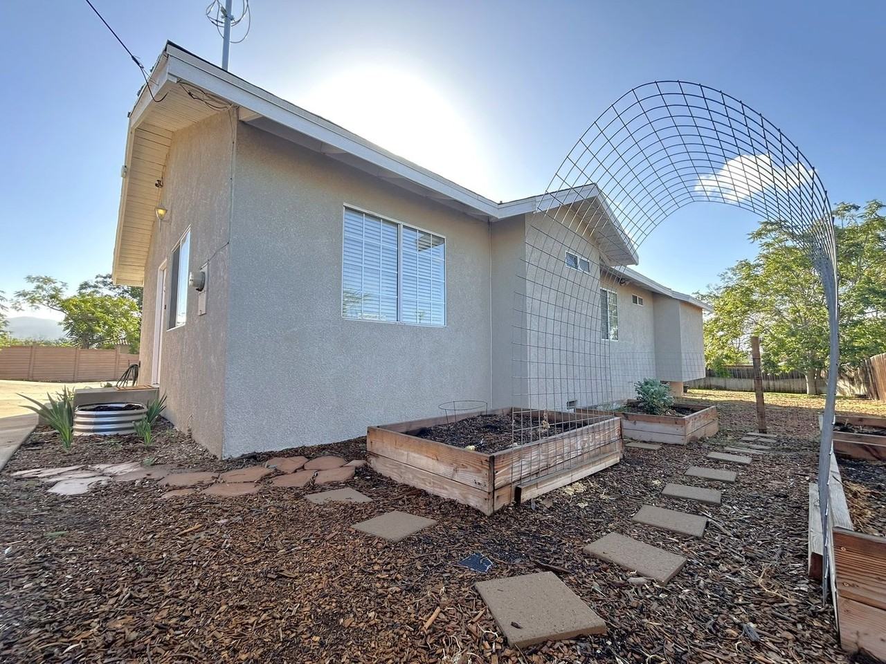 31967 Yucaipa Blvd - Photo 4 of 24