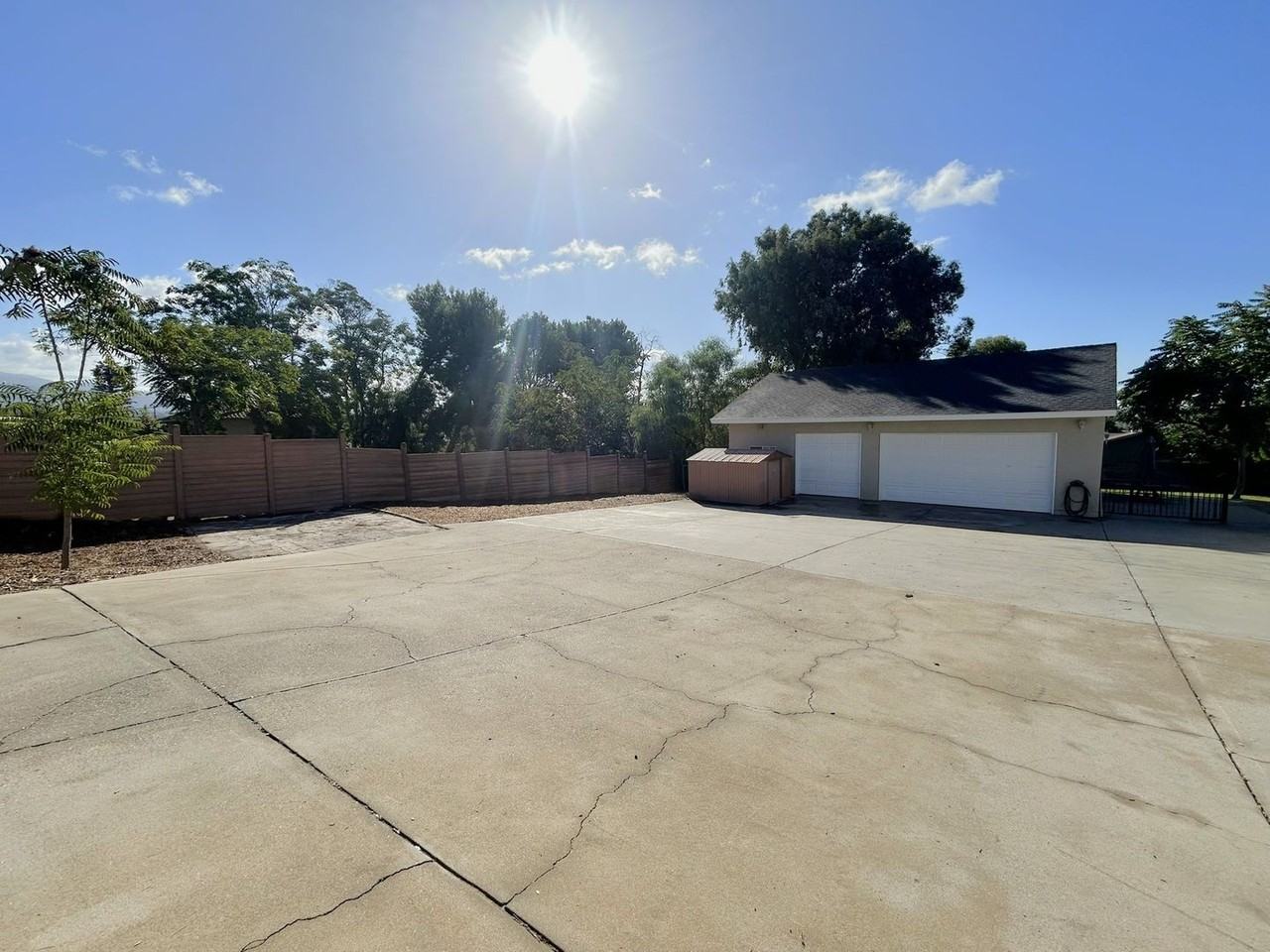 31967 Yucaipa Blvd - Photo 5 of 24