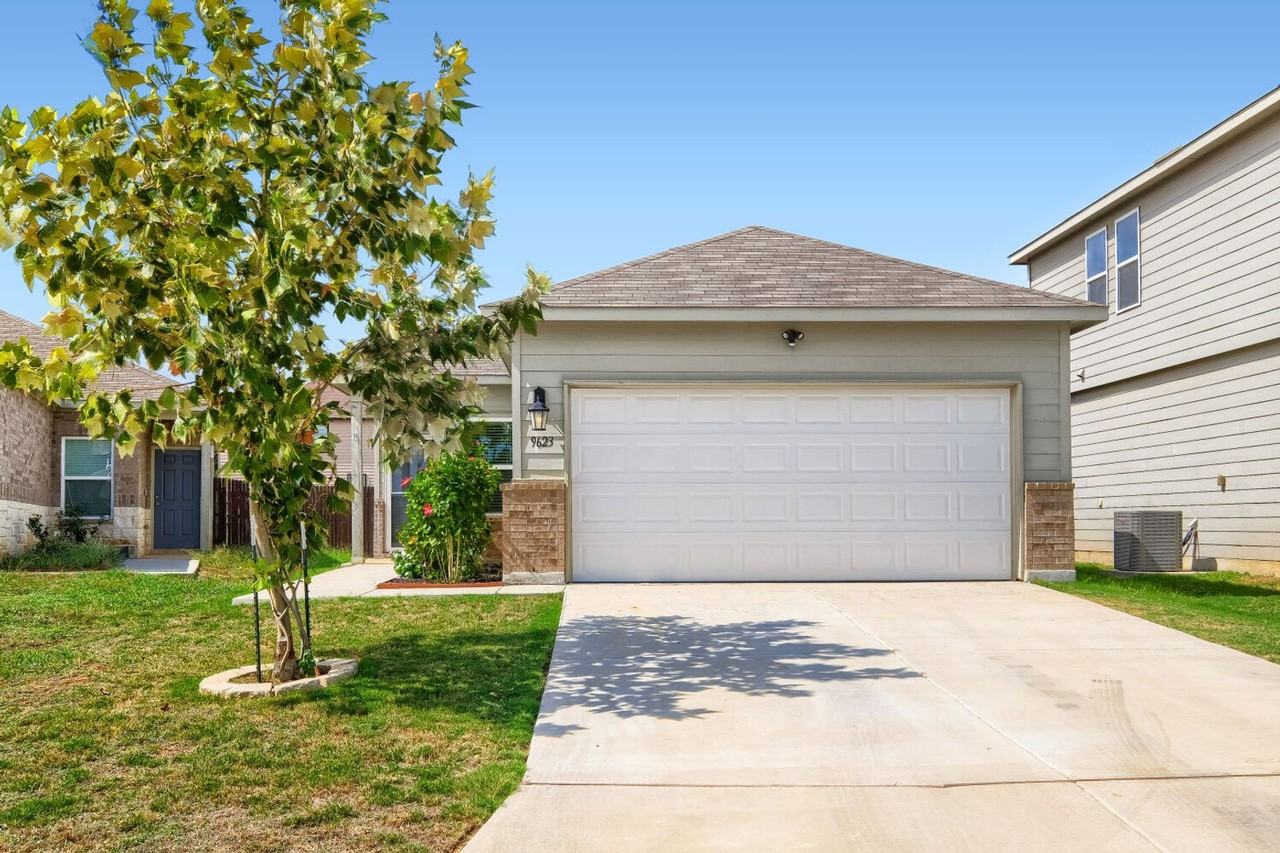 9623 Pleasanton Elm - Photo 3 of 29