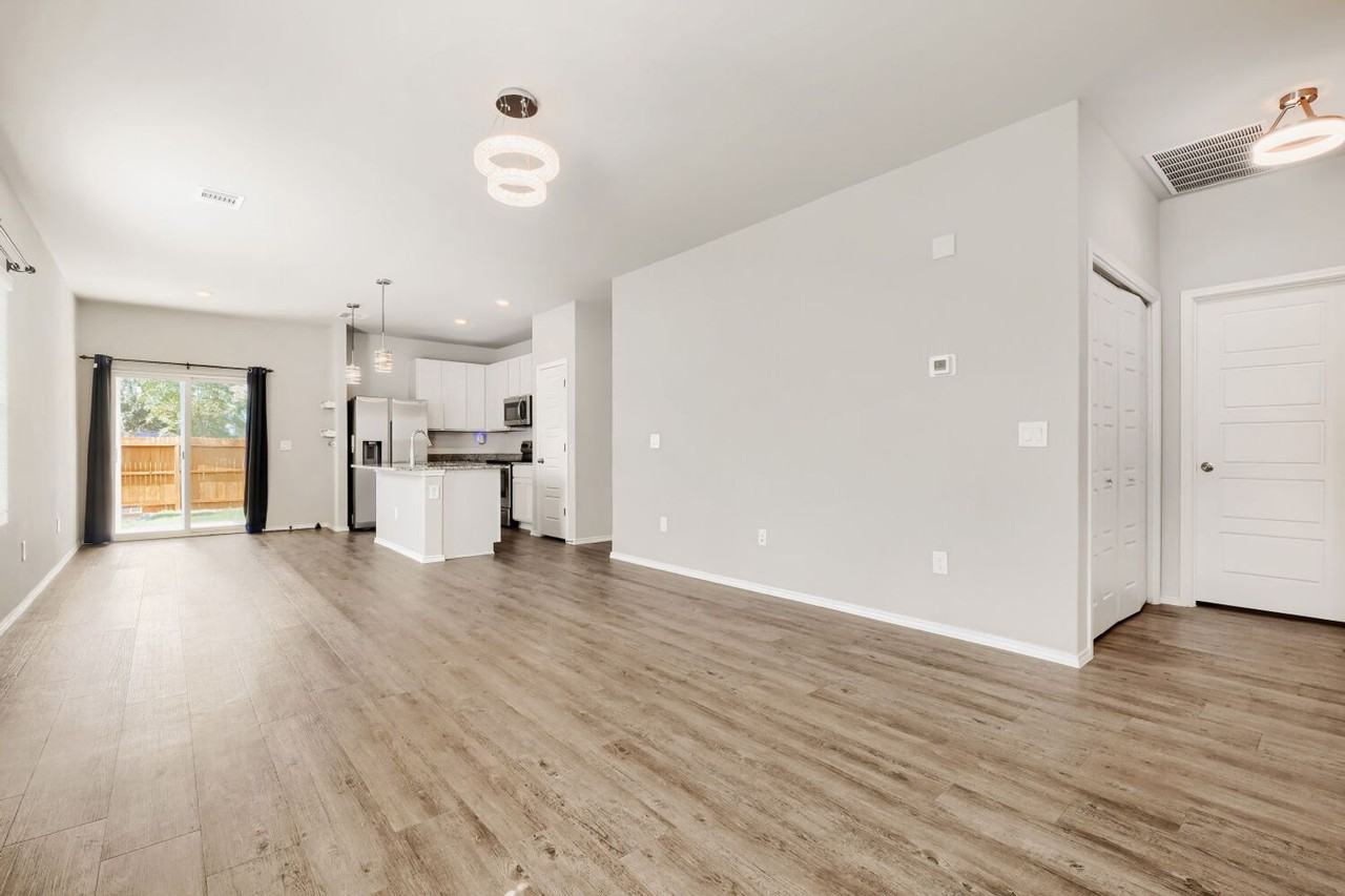 9623 Pleasanton Elm - Photo 5 of 29