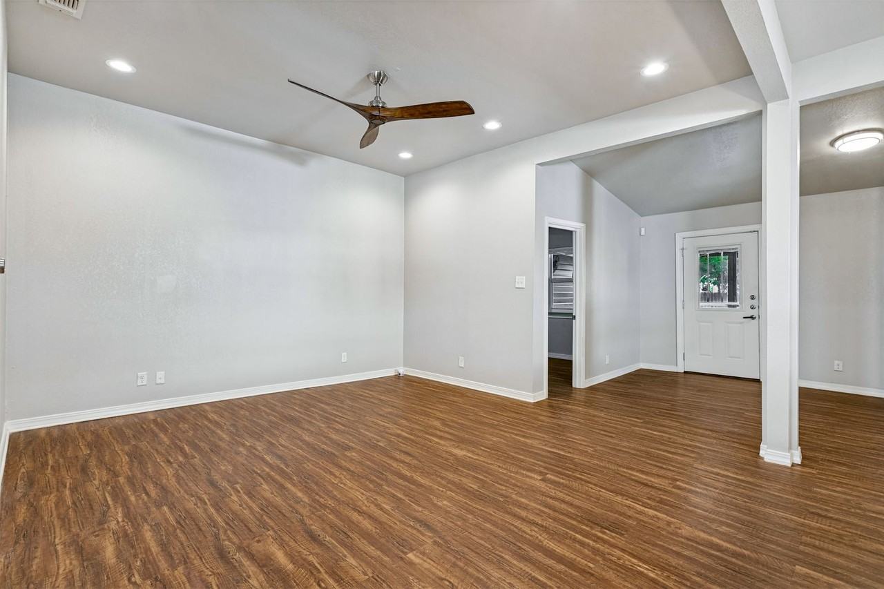 220 Mason St - Photo 7 of 25