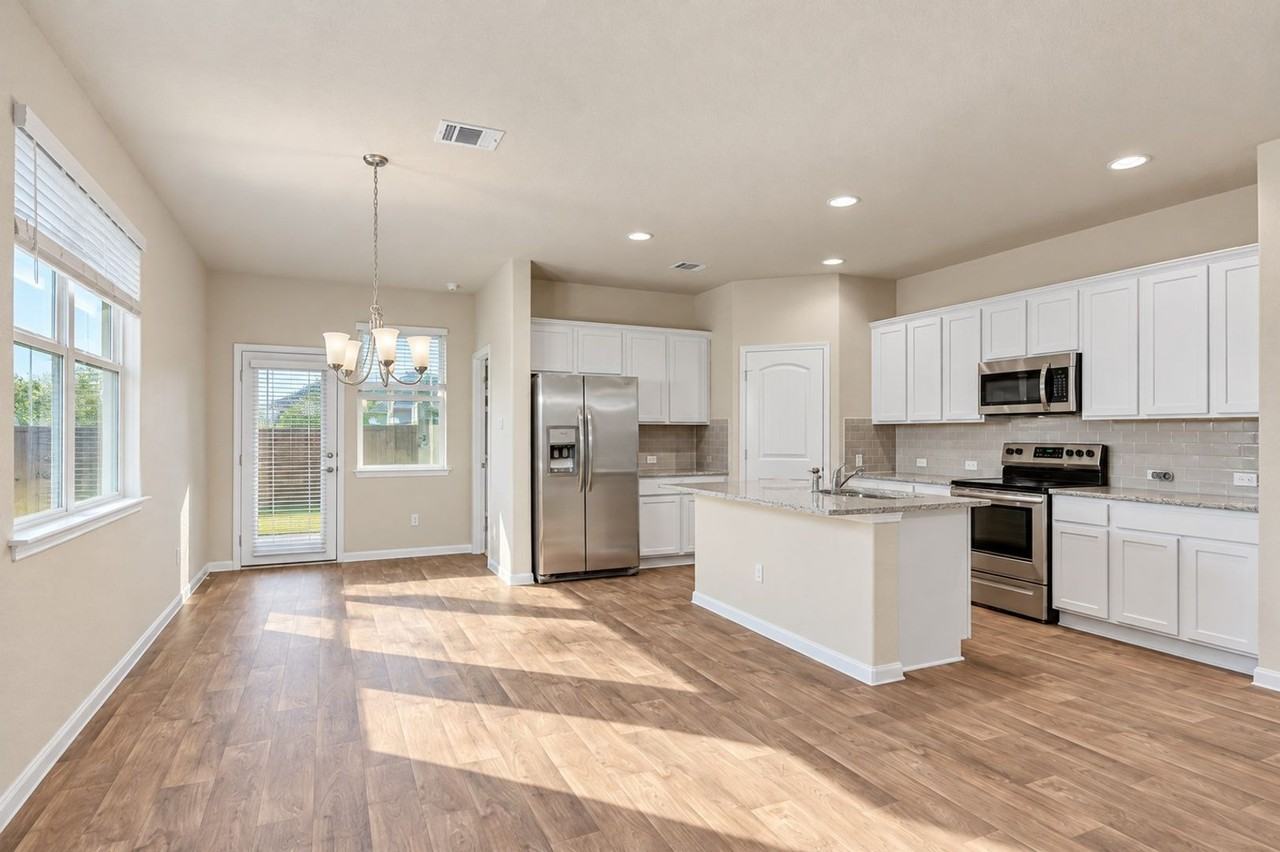 309 Naset Dr - Photo 4 of 19