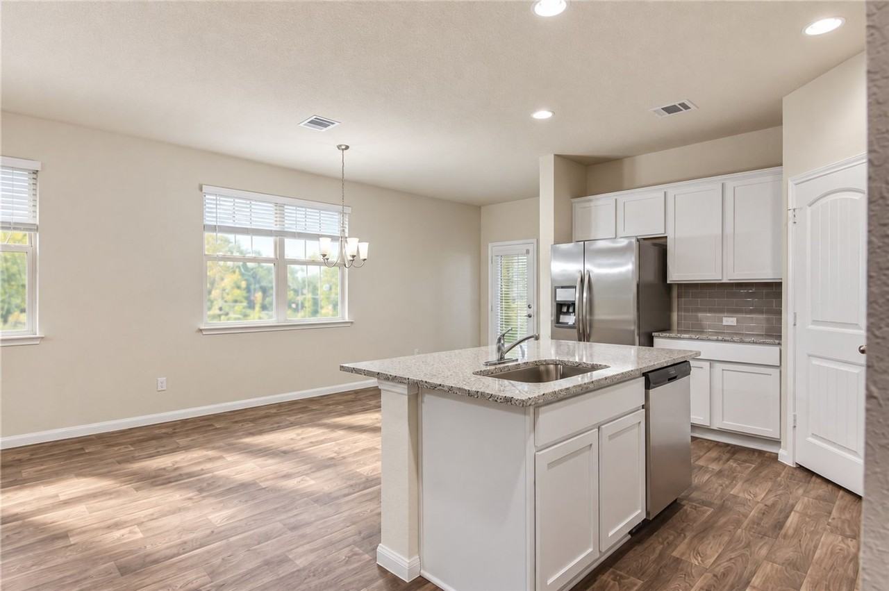 309 Naset Dr - Photo 5 of 19