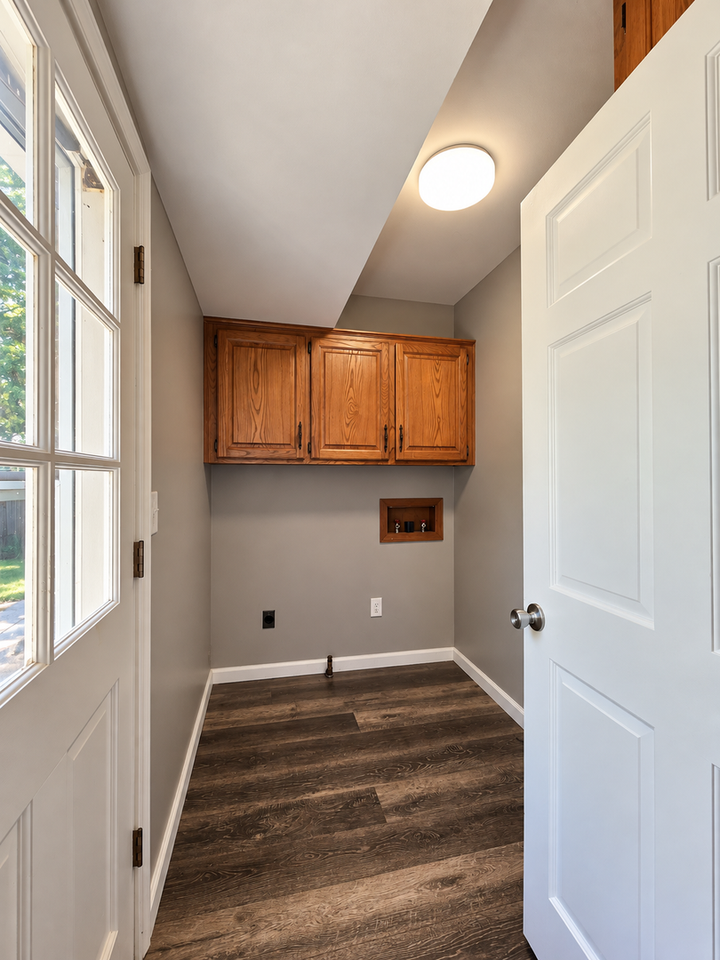 2668 S Hillsboro Ave - Photo 6 of 21