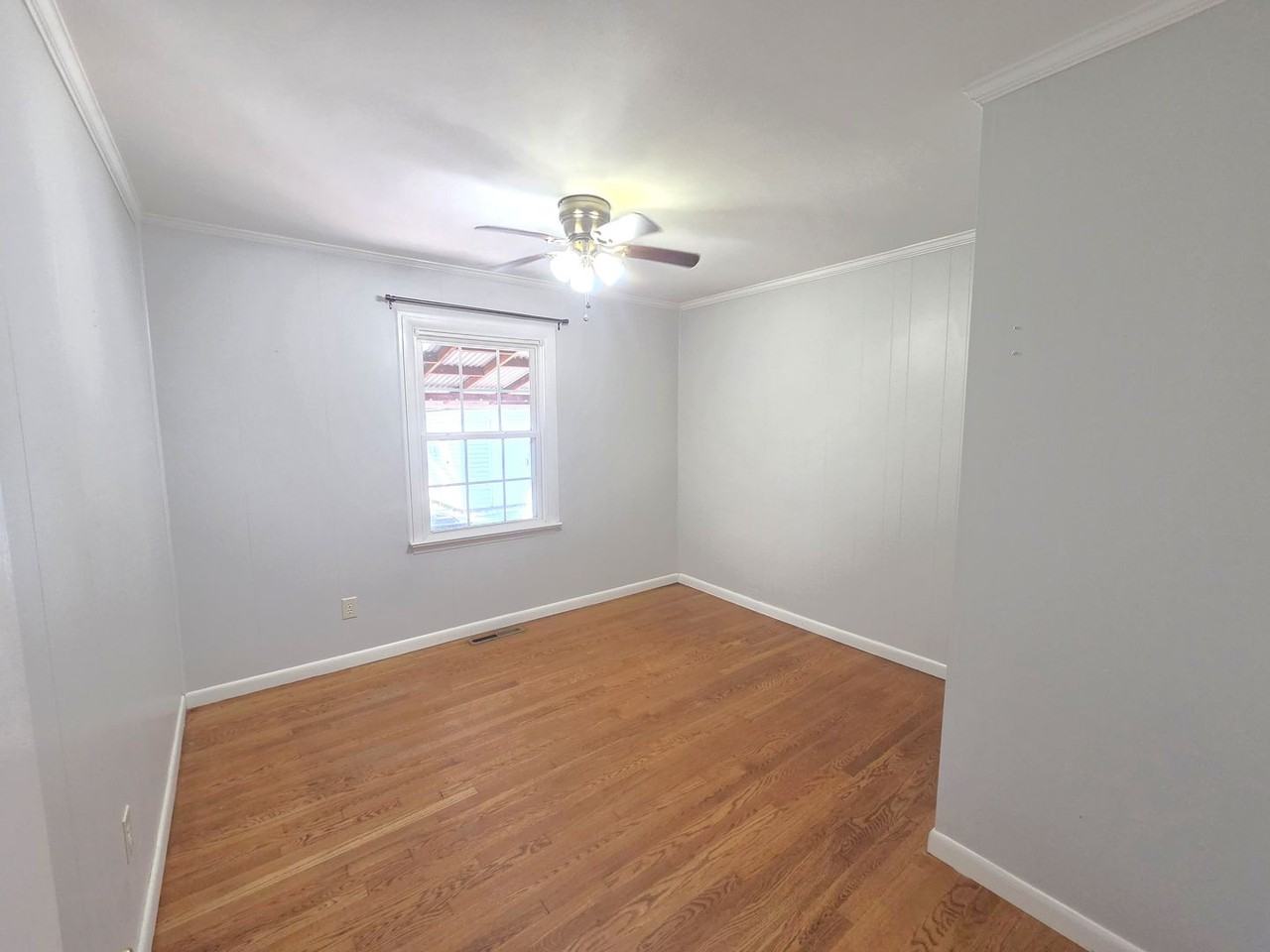 126 Albany Dr - Photo 6 of 16