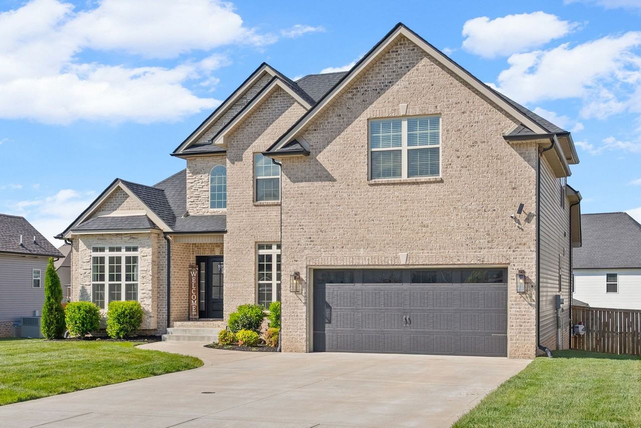 238 Cotoneaster Ln - Photo 4 of 50