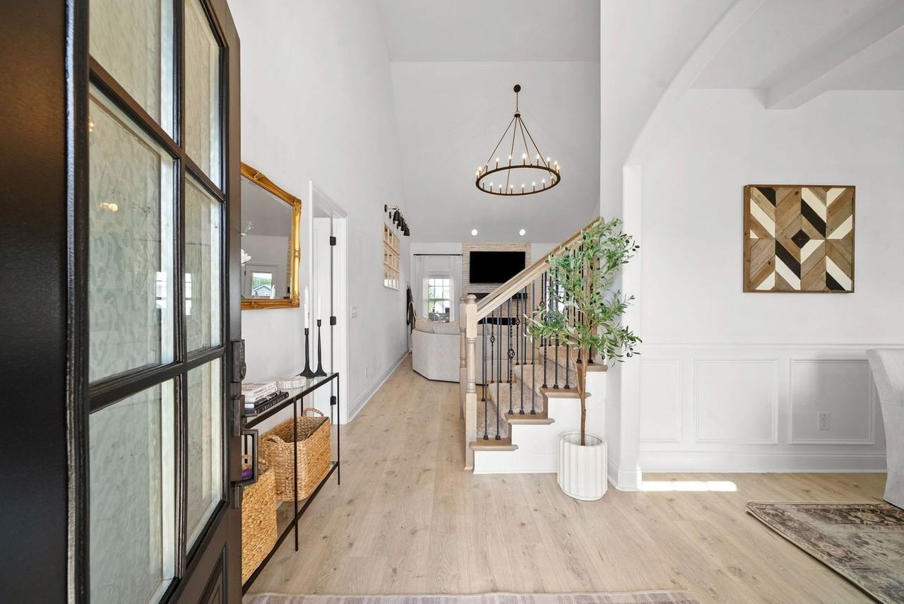 238 Cotoneaster Ln - Photo 6 of 50
