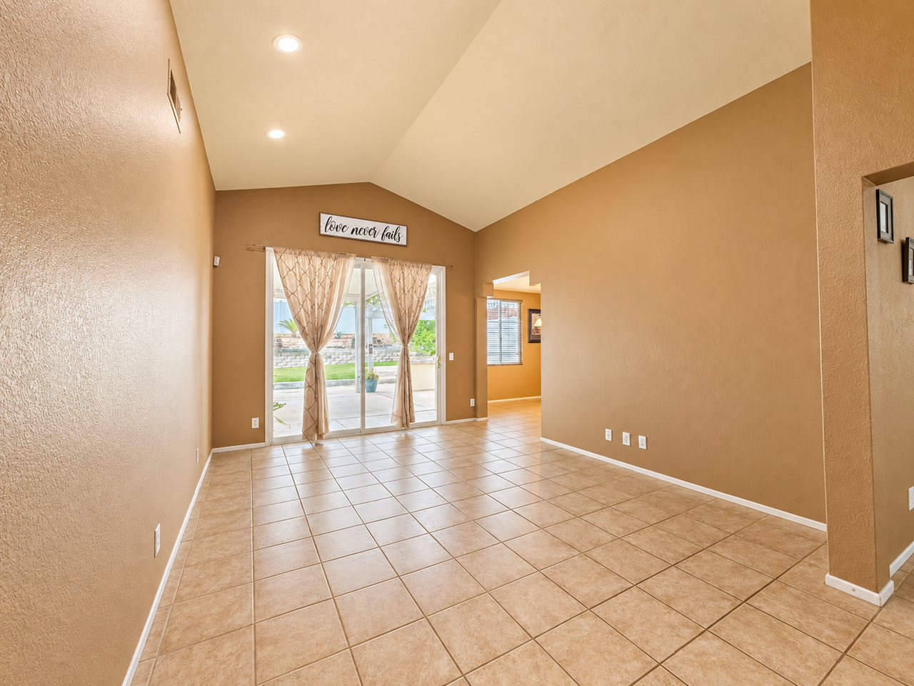 39671 Wild Flower Dr - Photo 4 of 36