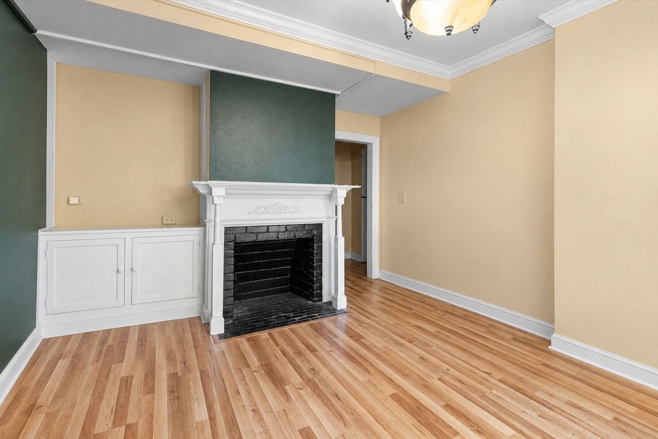 10357 Warwick Blvd - Photo 5 of 32