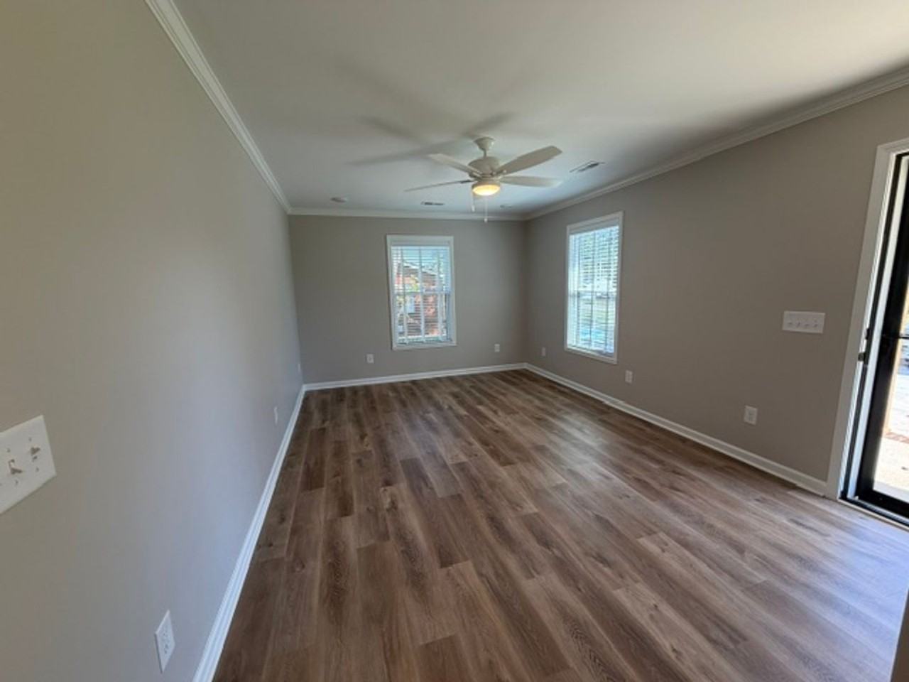 1717 Rendall St - Photo 3 of 19