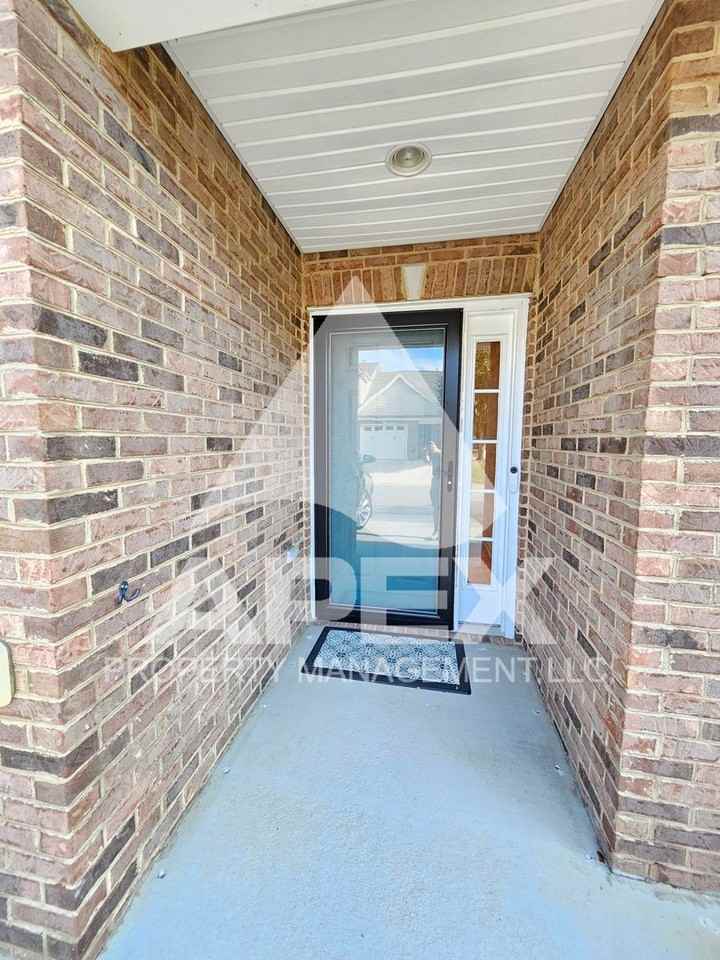 6764 La Christa Way - Photo 3 of 28
