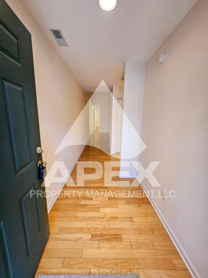 6764 La Christa Way - Photo 4 of 28