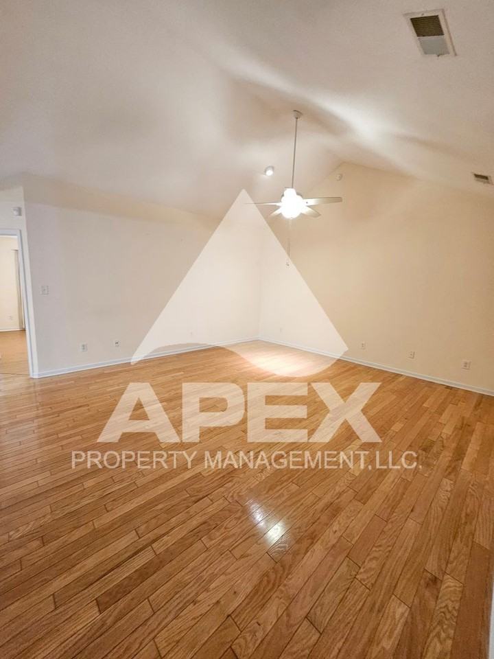 6764 La Christa Way - Photo 5 of 28
