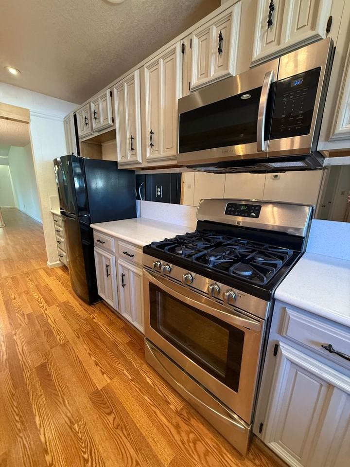 110 Bryce Way - Photo 4 of 18